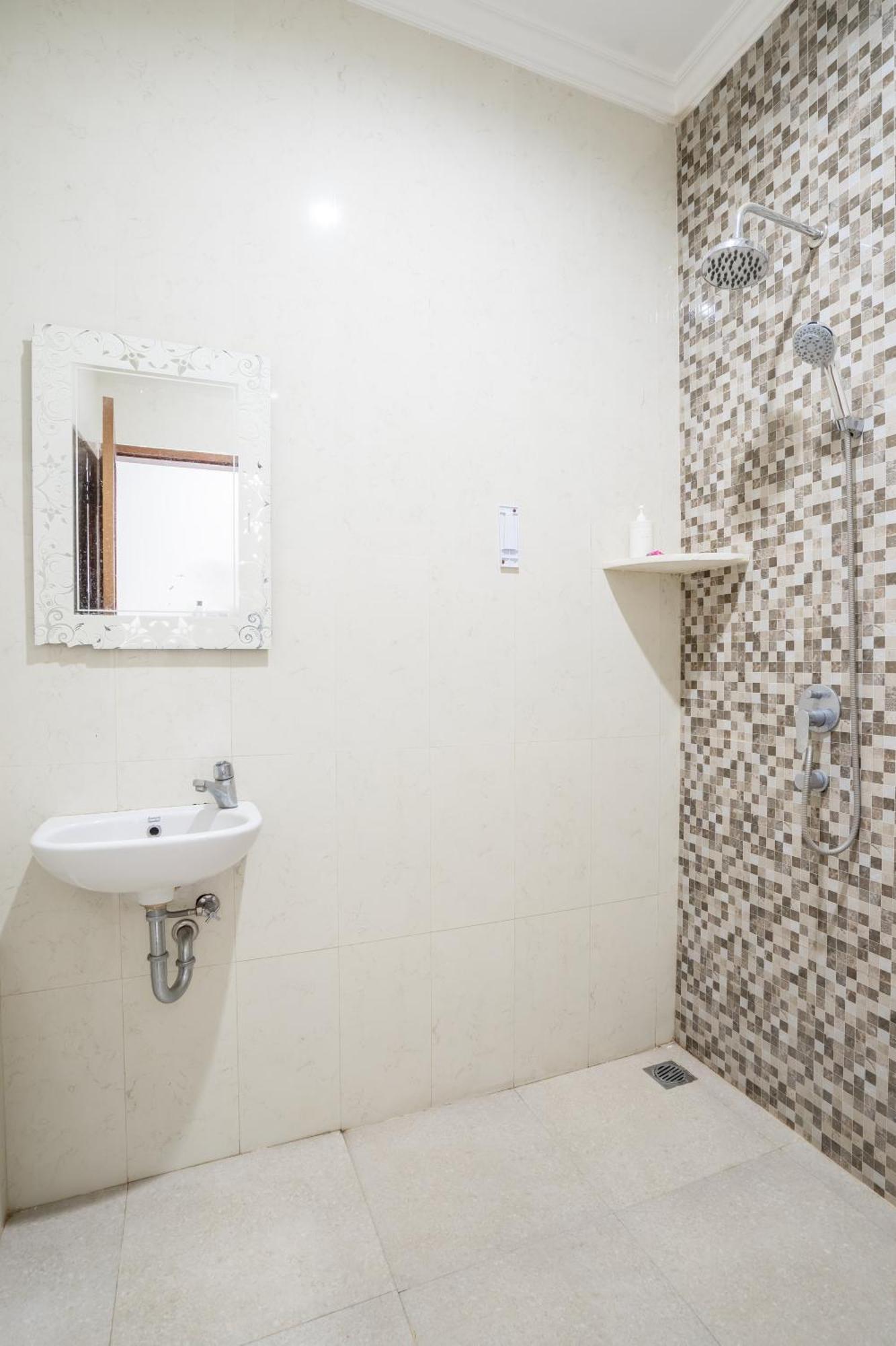 Nirmala Guest House Surf Keramas Exterior foto